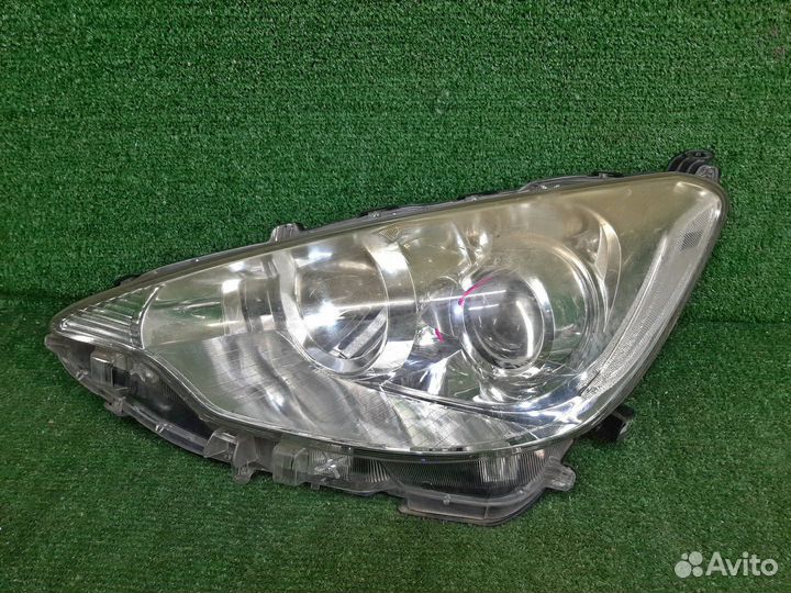 Фара toyota aqua NHP10 2012 контрактная