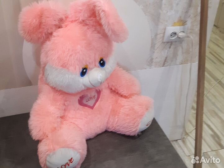 Розовый заяц