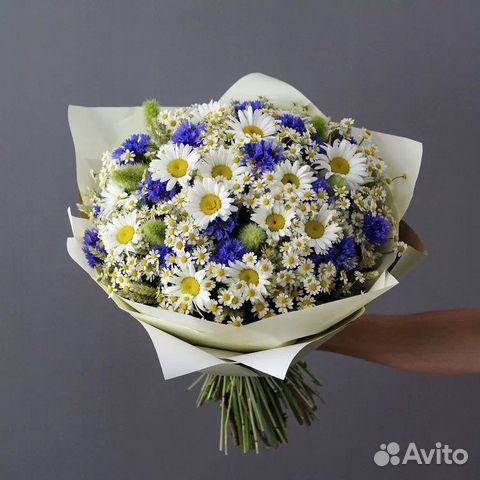 Букеты из ромашек Васильки Розы Пионы