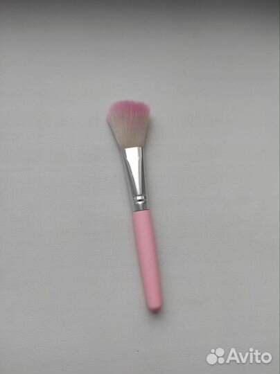 Кисть для макияжа