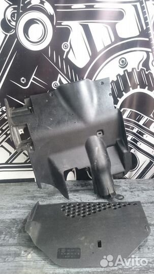 Обшивки под торпедой Mercedes-Benz W202