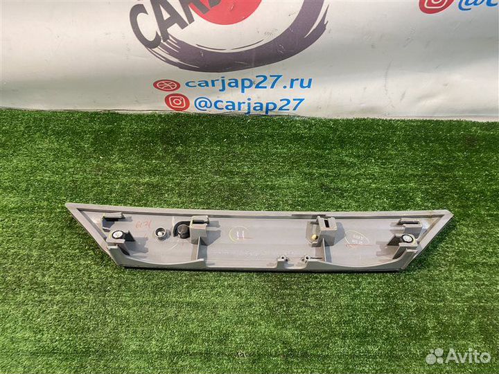 Вставка между стопов(1) Honda Odyssey RC4 2017