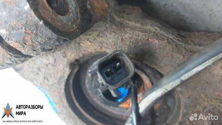 Ступица передняя левая Mitsubishi Outlander 2 2007