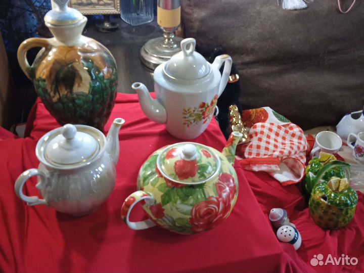 Сервиз чайный, статуэтки,чашки, блюдца