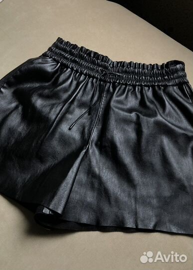 Кожаные шорты