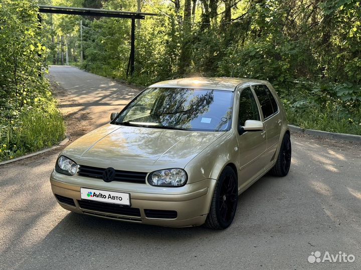 Volkswagen Golf 1.8 МТ, 2001, 300 000 км