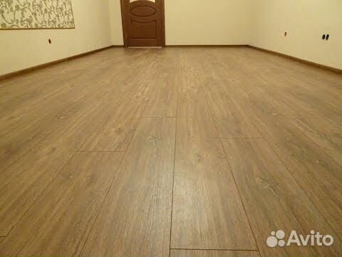 Укладка напольного покрытия