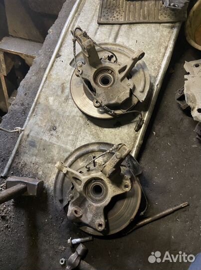 Поворотные кулаки Renault Fluence