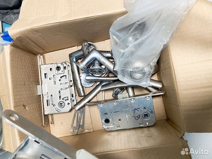 Замки дверные врезные