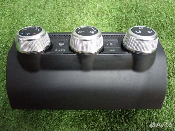 Блок управления климат-контролем Audi A1 8X1 caxb