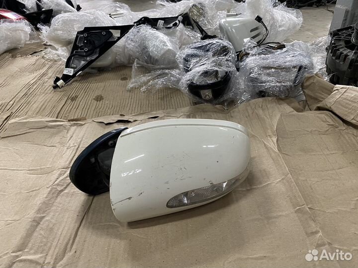 Левое боковое зеркало Mercedes Benz W211 белое