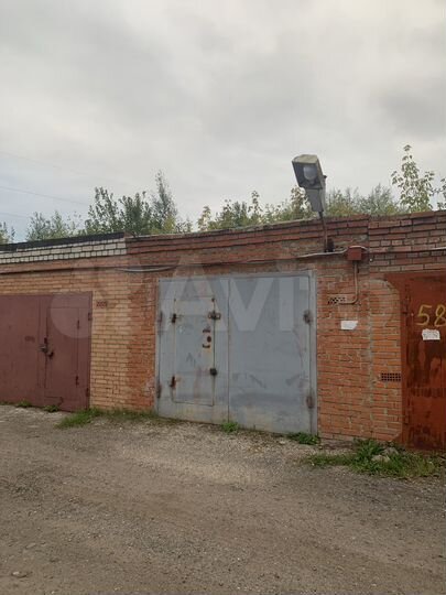 Гараж, > 30 м²