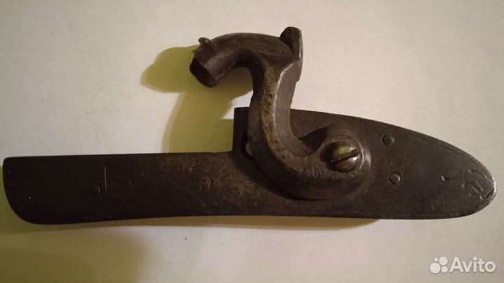 Ударноспусковой механизм,пороховница старинная