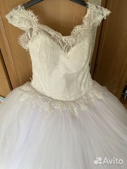 Свадебное платье и фата