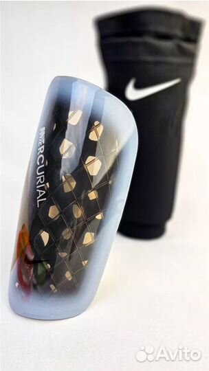 Щитки футбольные детские размер S