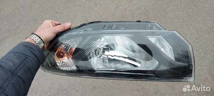 Фары передние оригинал с нового авто LADA granta