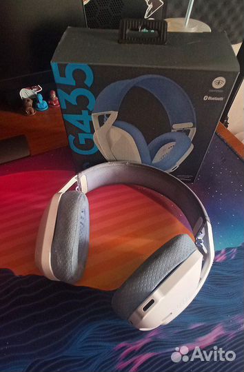 Беспроводные наушники, клавиатура, геймпад