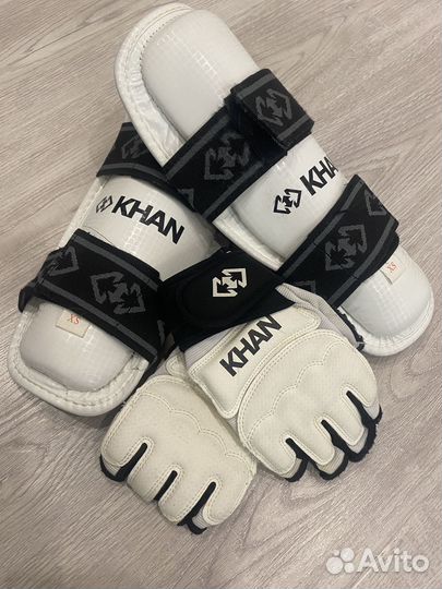 Защита голени для единоборств и перчатки