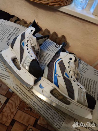 Коньки хоккейные