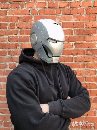 Шлем Железного человека