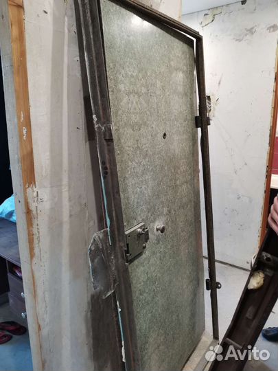 Дверь входная металлическая