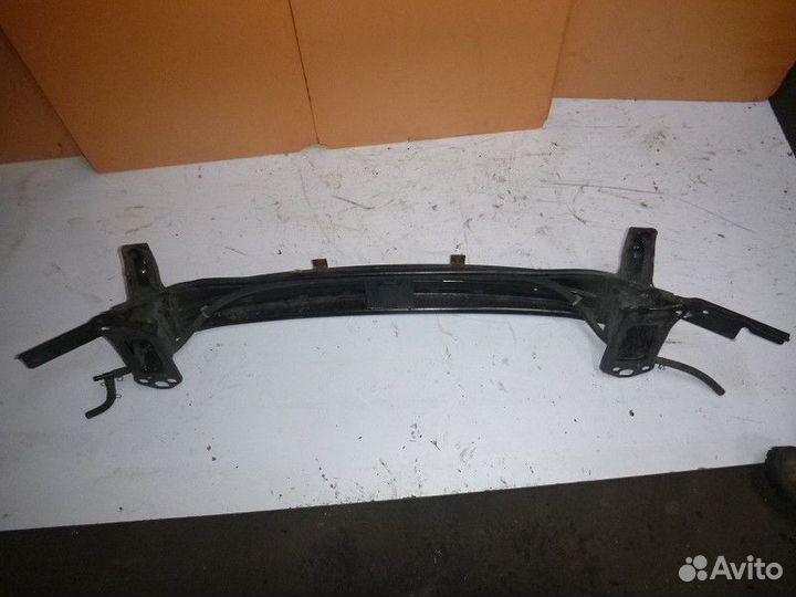 Усилитель переднего бампера hyundai santa FE 2012