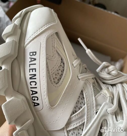 Balenciaga track