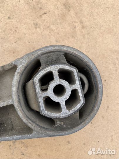 Задняя подушка дефект lacetti 1,4 1,6 Chevrolet