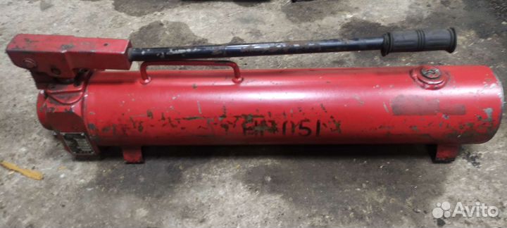 Ручной гидравлический насос