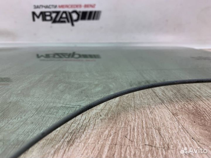 Стекло заднее левое Mercedes W205