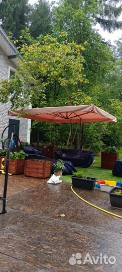 Уличный зонт для кафе