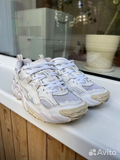 Кроссовки женские 38 размер бу asics