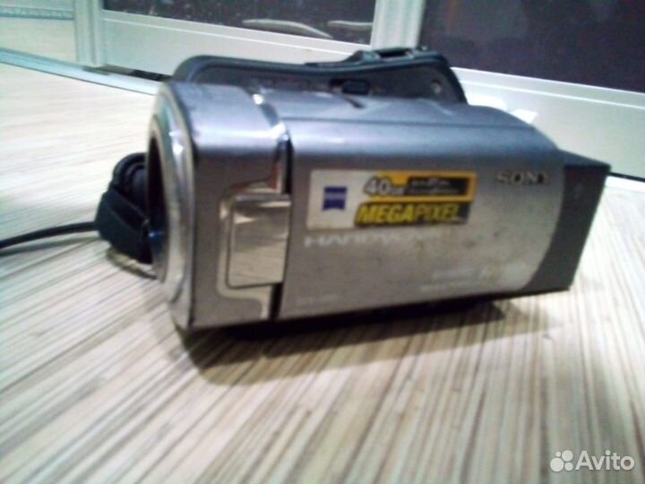 Видеокамера Handycam DCR-SR65