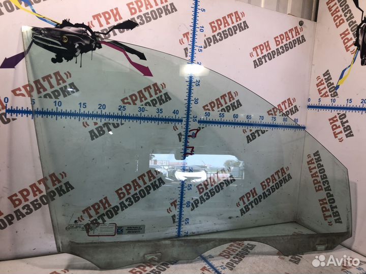 Шкода Фабия Стекло двери передней Прав