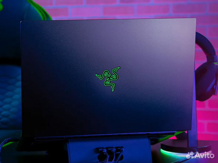 Razer Blade 15 RTX4070 i7-13800H 240HZ