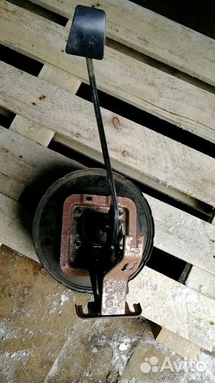 Усилитель тормозов MR 527618