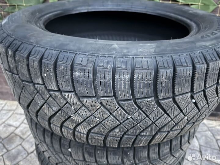 Pirelli Ice Zero FR 215/60 R17 100T