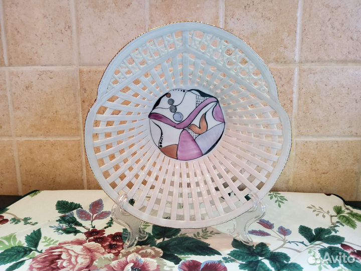 Конфетница фарфоровая