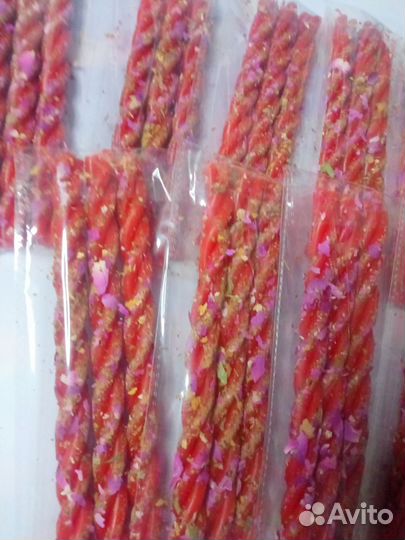 Красные свечи-скрутки с розой