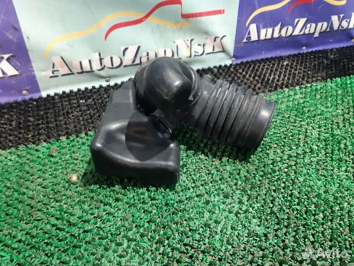 Патрубок воздушного фильтра гофра Nissan X-Trail T