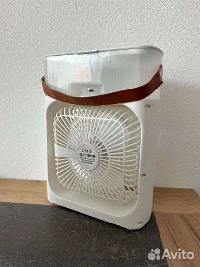 Вентилятор настольный с увлажнителем мини