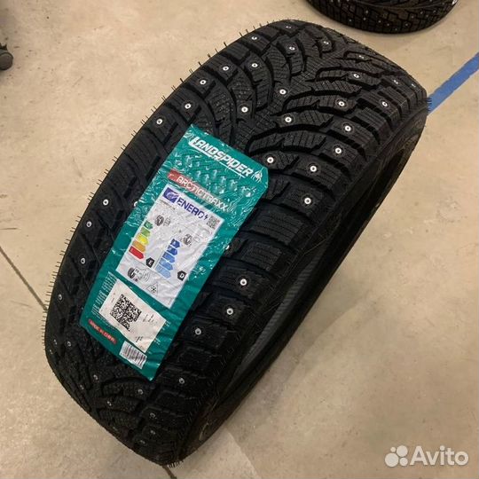 Landspider Arctictraxx 255/40 R20