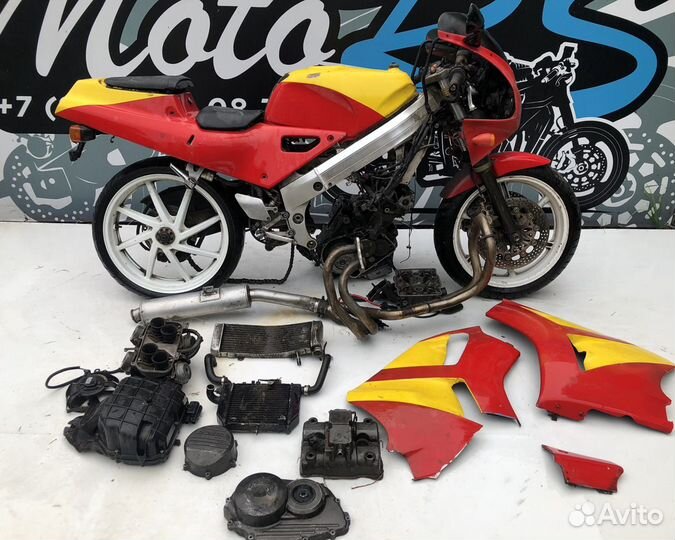 На разборе Honda VFR 400 R (NC30) 1989 - 1993г