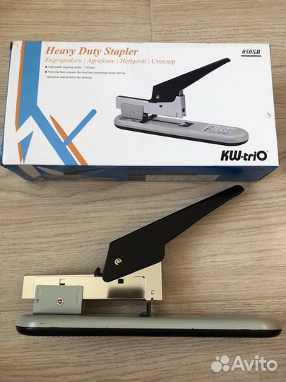 Степлер мощный новый