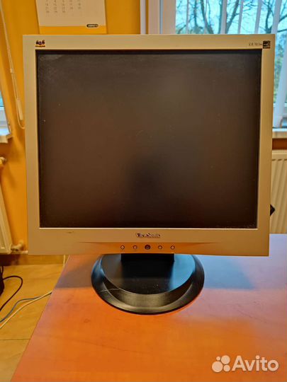 Мониторы ЖК бу 19