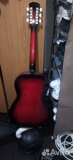 Акустическая гитара