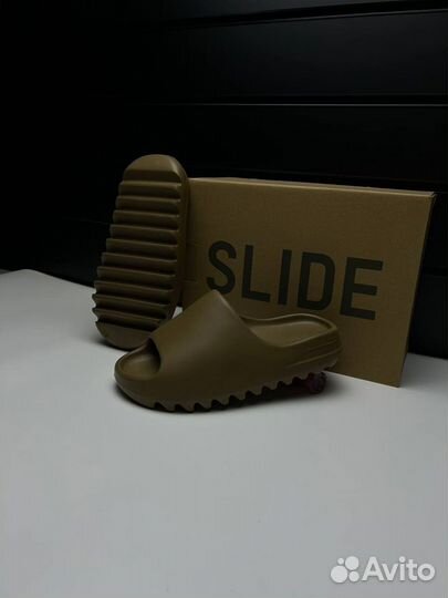 Тапочки Adidas Yeezy Slide