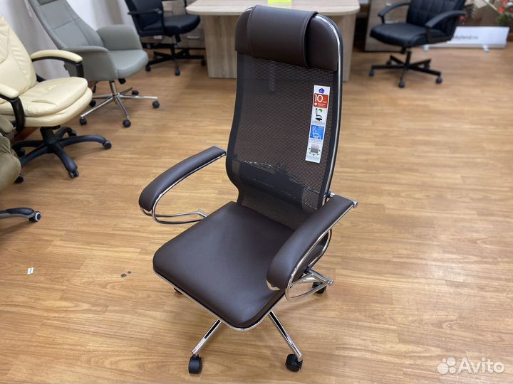 Офисное кресло