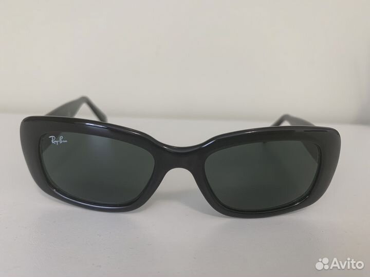 Солнцезащитные очки Ray Ban