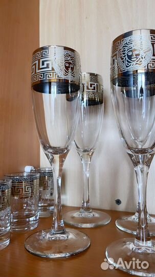 Бокалы с рюмками